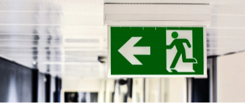 Rotas de Fuga e Sinalização de Segurança na Prática