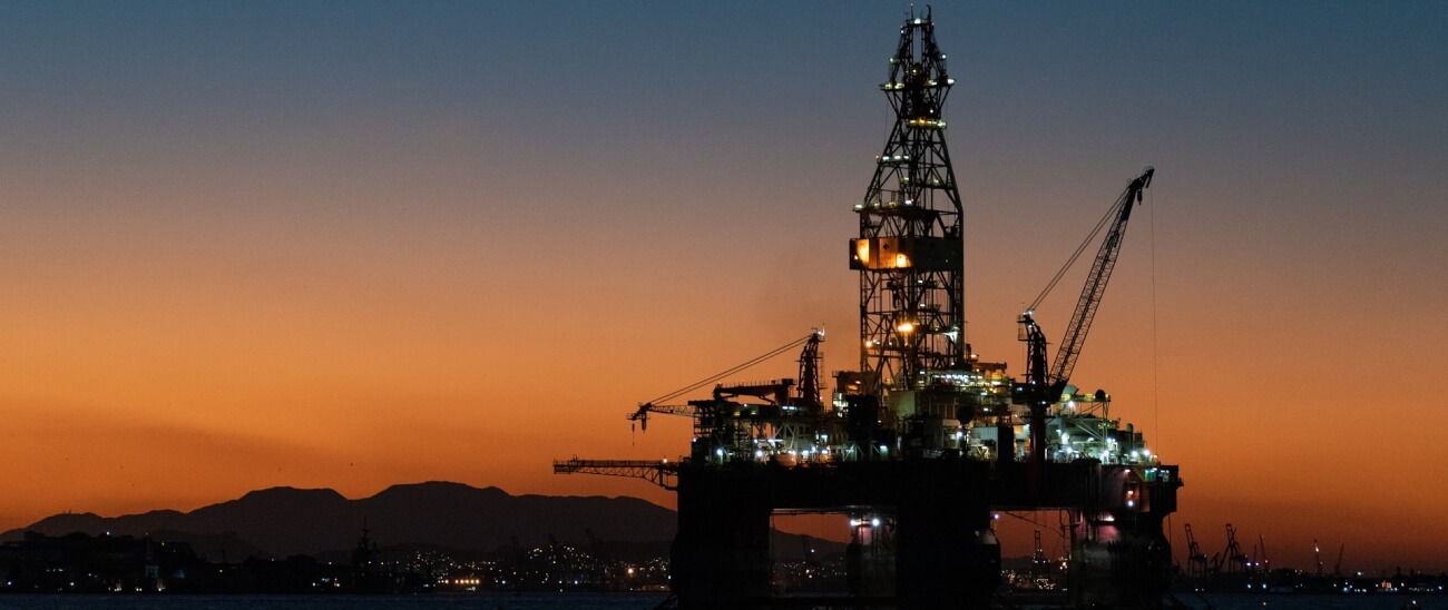 Ciclo de Vida dos Campos de Petróleo ao Descomissionamento