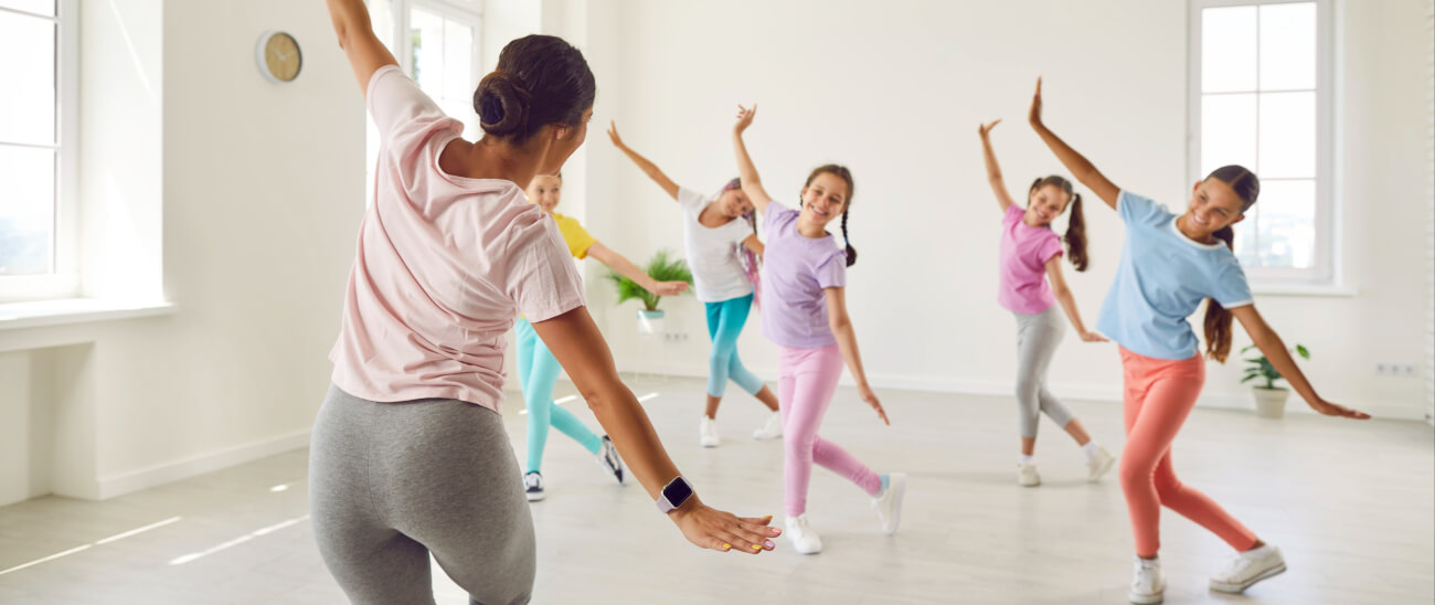 METODOLOGIAS DA DANÇA, ATIVIDADES RÍTMICAS E ATIVIDADES CIRCENSES