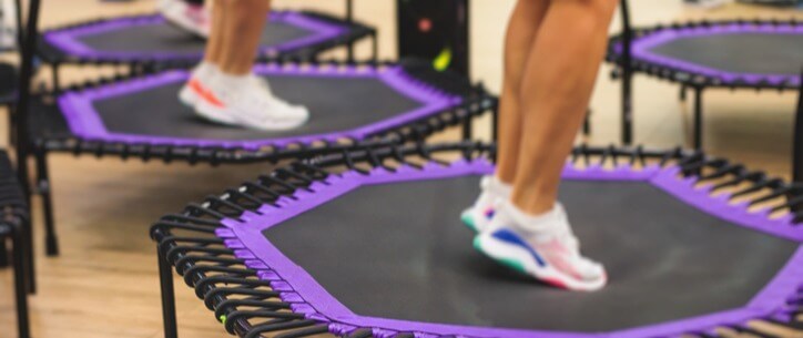 GINÁSTICA AERÓBICA, STEP-TRAINING E JUMP