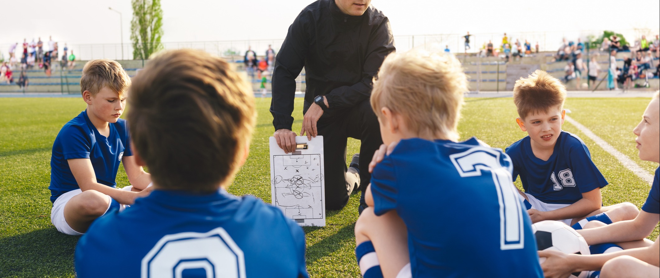 PROCESSOS PEDAGÓGICOS NOS ESPORTES COLETIVOS