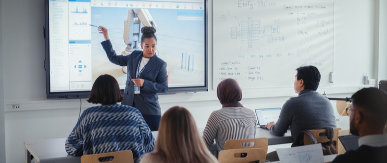 GÊNEROS DISCURSIVOS ACADÊMICOS E CIENTÍFICOS: TEORIA E PRÁTICA