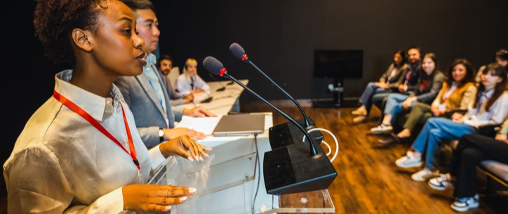 FORMAÇÃO DISCURSIVA EM MOVIMENTO: ENUNCIADO, INTERDISCURSO E GÊNEROS