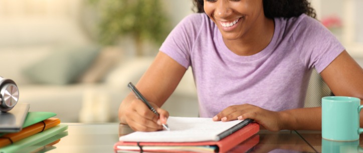 O GÊNERO RESUMO NO ENSINO SUPERIOR: PRÁTICAS DE LEITURA E ESCRITA