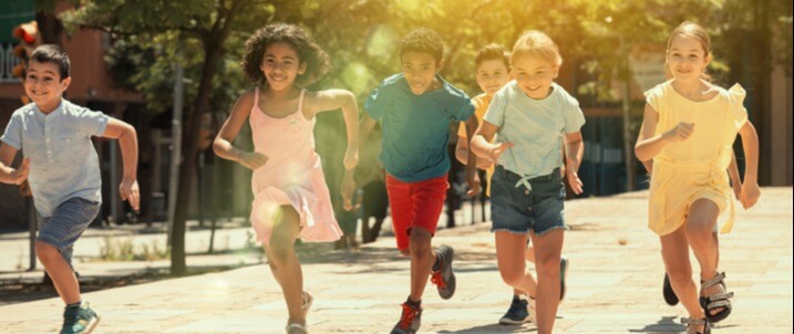 CRIANÇAS E ADOLESCENTES: INICIAÇÃO ESPORTIVA