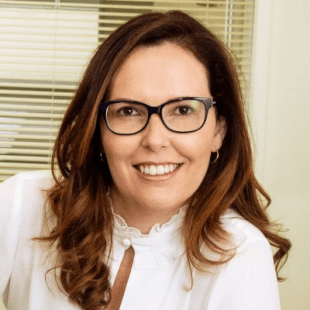 Dra. Flávia Almeida