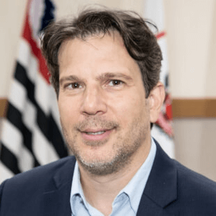 Dr. Alexander Buarque